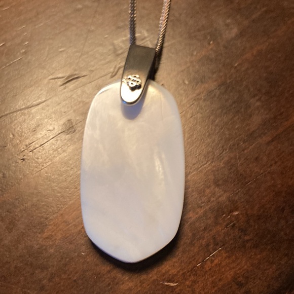 Kendra Scott Inez necklace - Picture 2 of 4